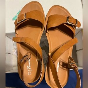 Soft and flexible Womens sandals